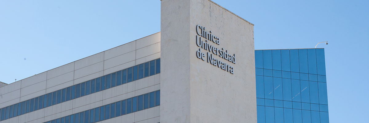 Parte alta del edificio de consultas de la Clínica Universidad de Navarra